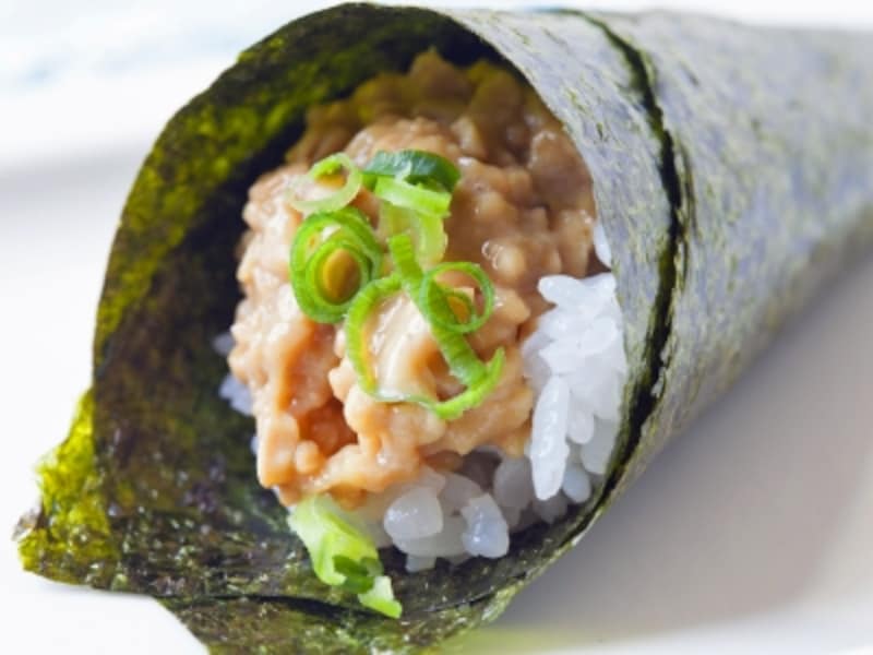 ラーメンに手が伸びそうなときは、納豆巻きにチェンジ。